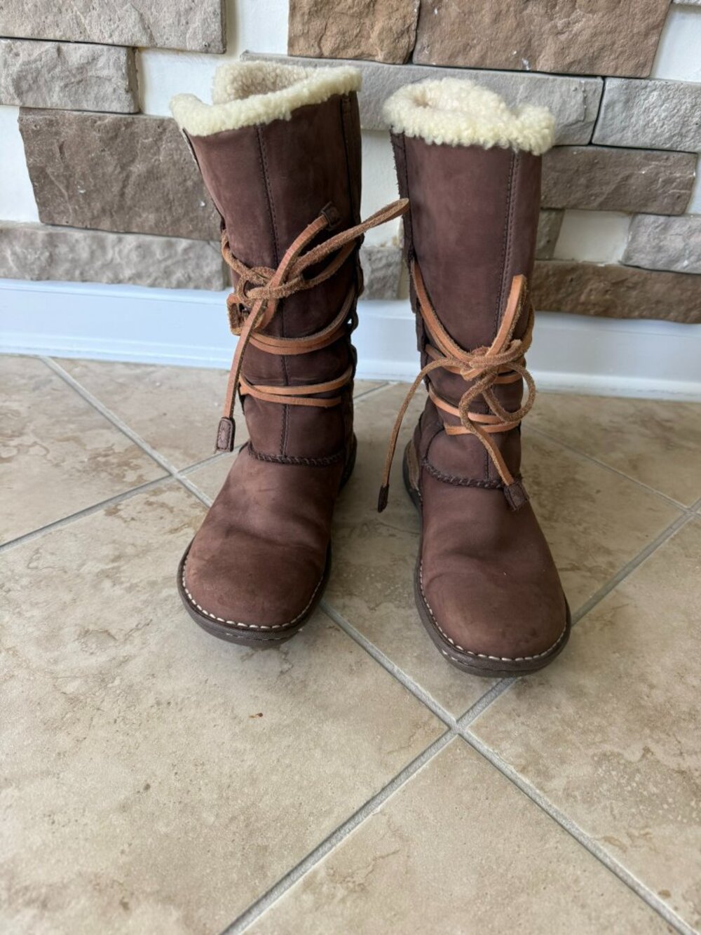UGG Australia Catalina 1634 Brown Leather Sheepskin Winter Lace Up Boots